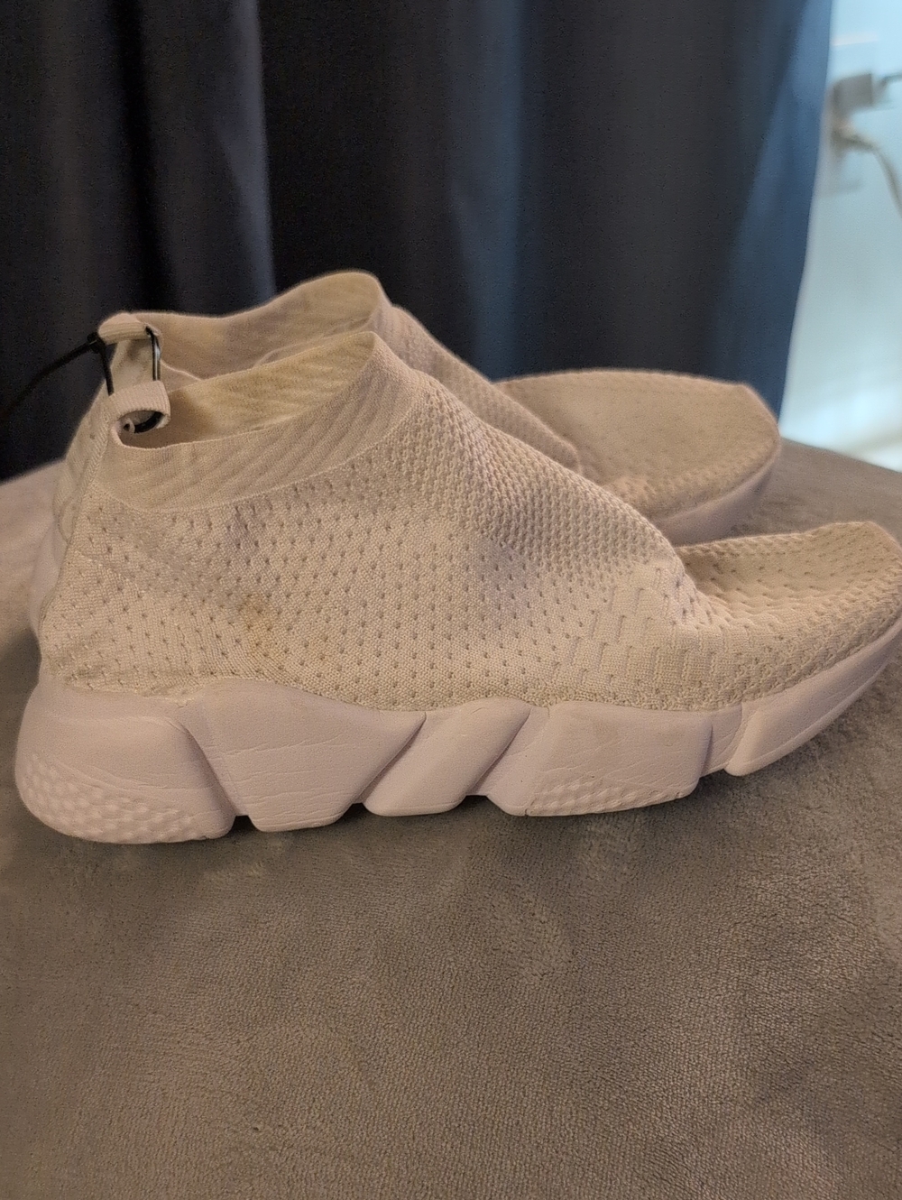 Women's Slip-On Knit Athletic Sneakers - White
